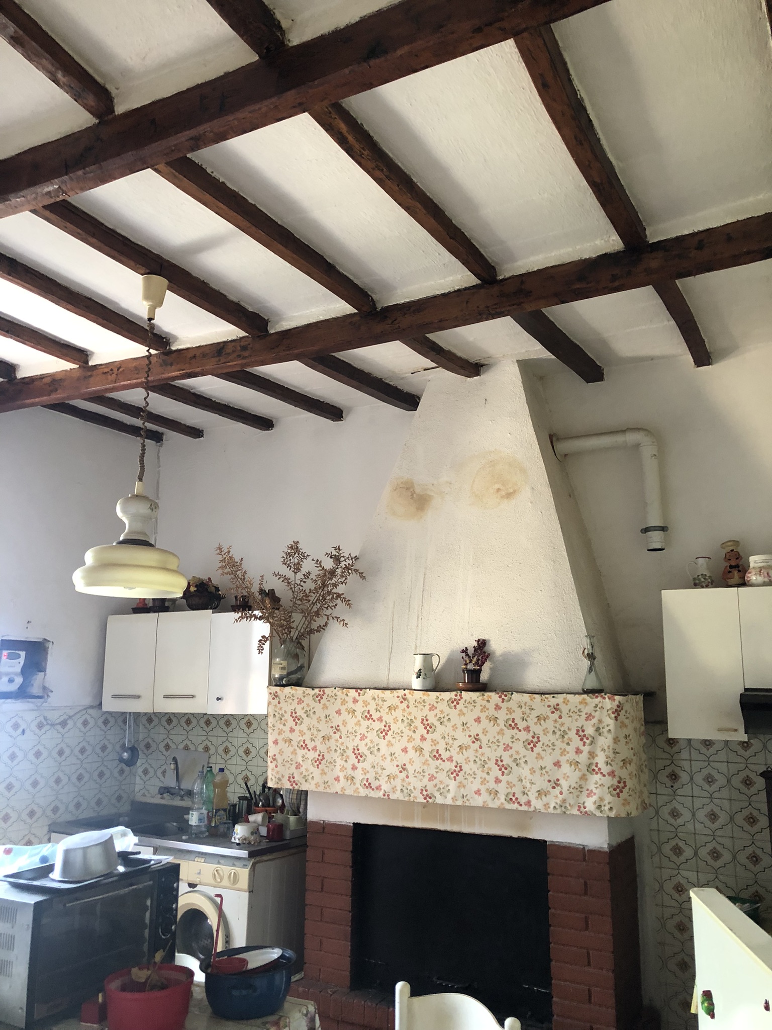 SOFFITTO CON CORRENTI A VISTA